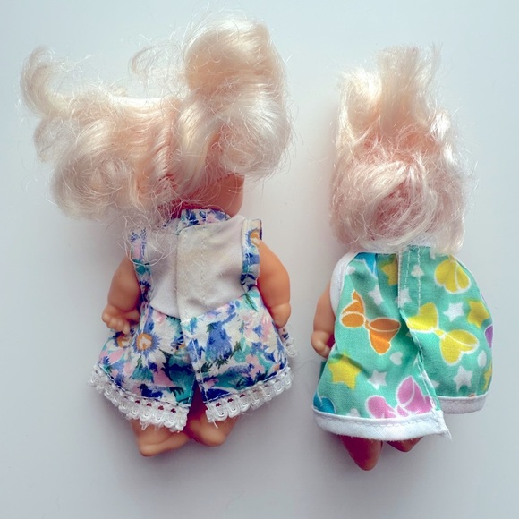 2 Vintage 1994 Cititoy 5” collectible dolls, dressed with blond hair - Picture 4 of 4